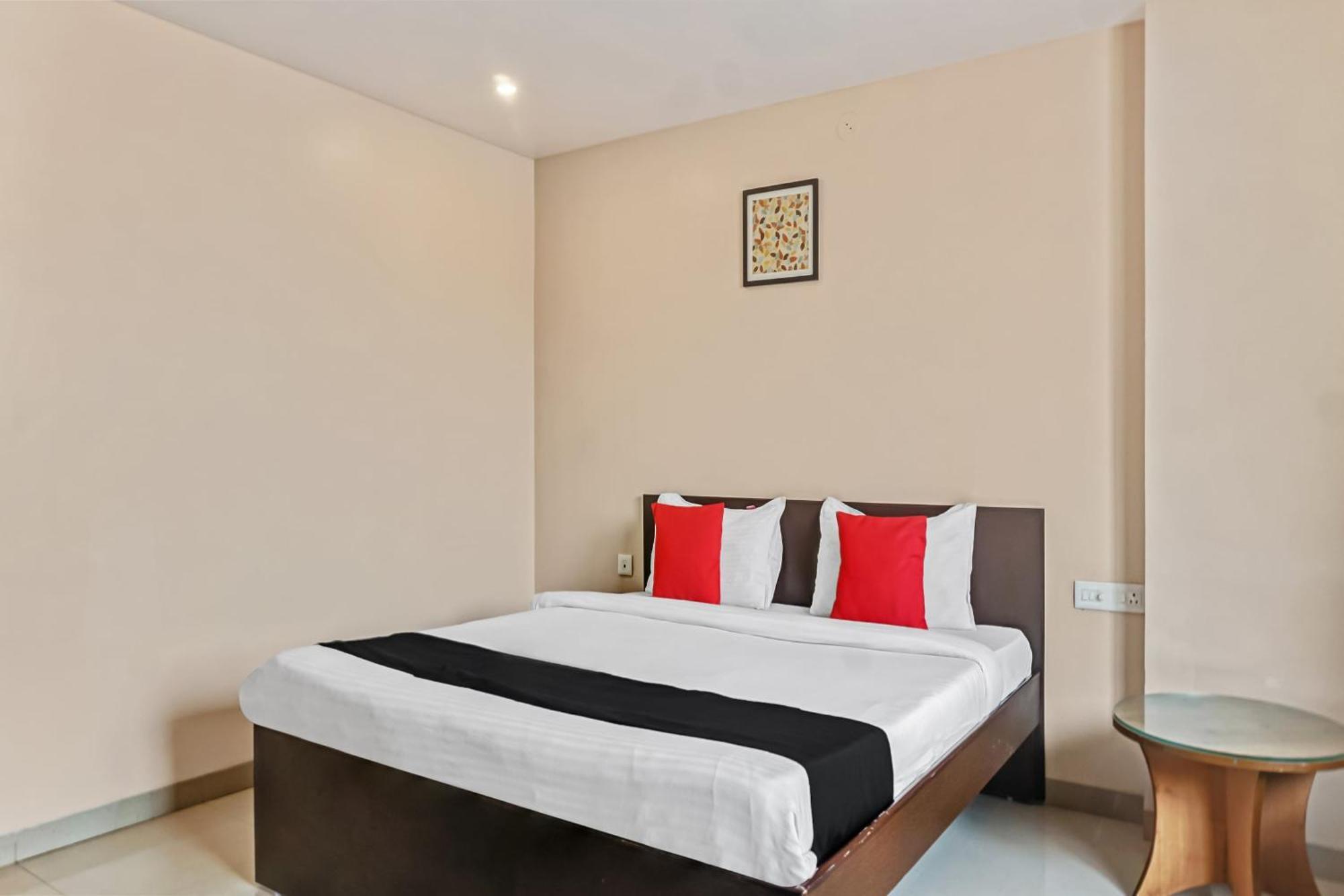Hotel O Log Inn Plaza Near Eon It Park Pune Exterior foto