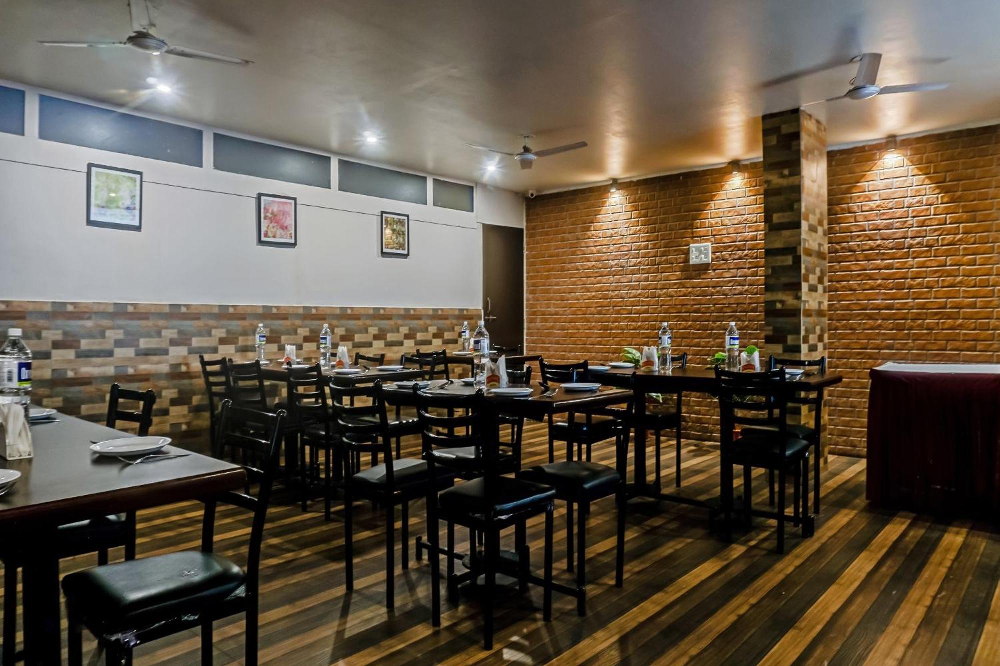Hotel O Log Inn Plaza Near Eon It Park Pune Exterior foto