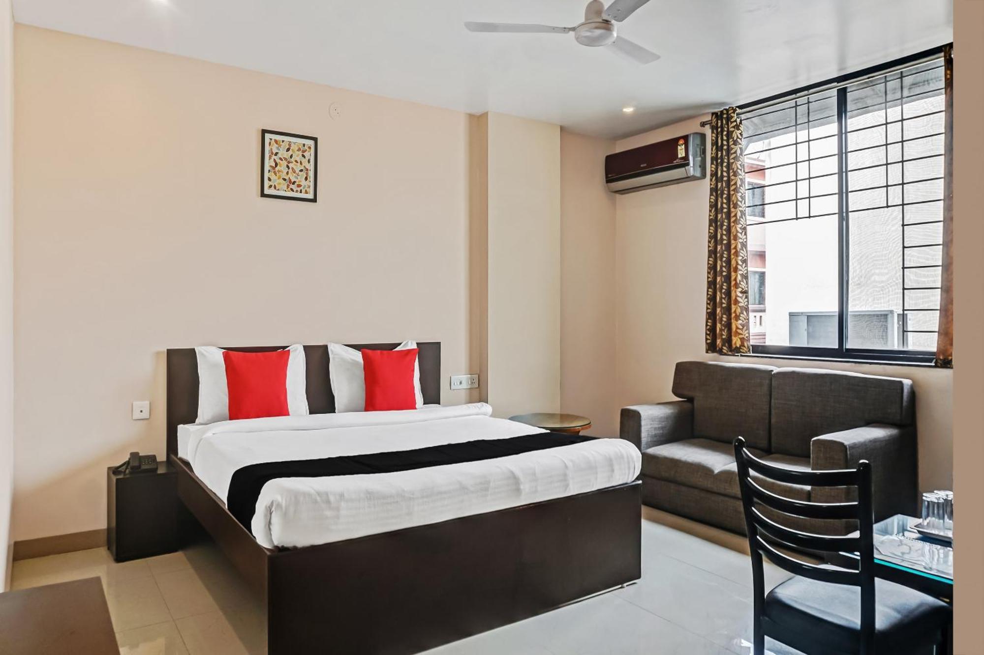 Hotel O Log Inn Plaza Near Eon It Park Pune Exterior foto