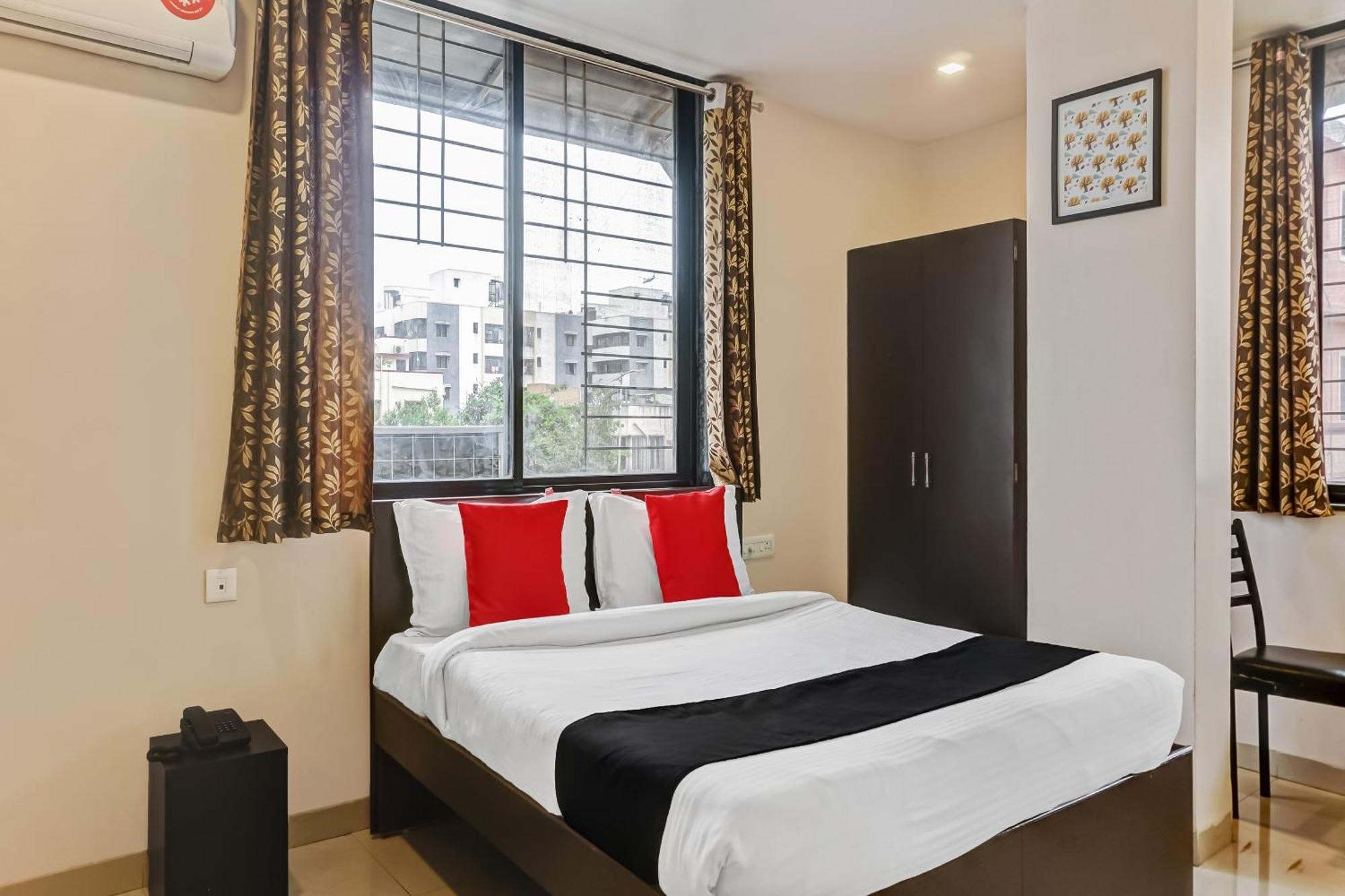 Hotel O Log Inn Plaza Near Eon It Park Pune Exterior foto